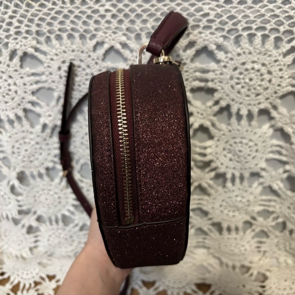 ♠️Kate Spade Sparkling Maroon Heart Crossbody Bag - Picture 5 of 8